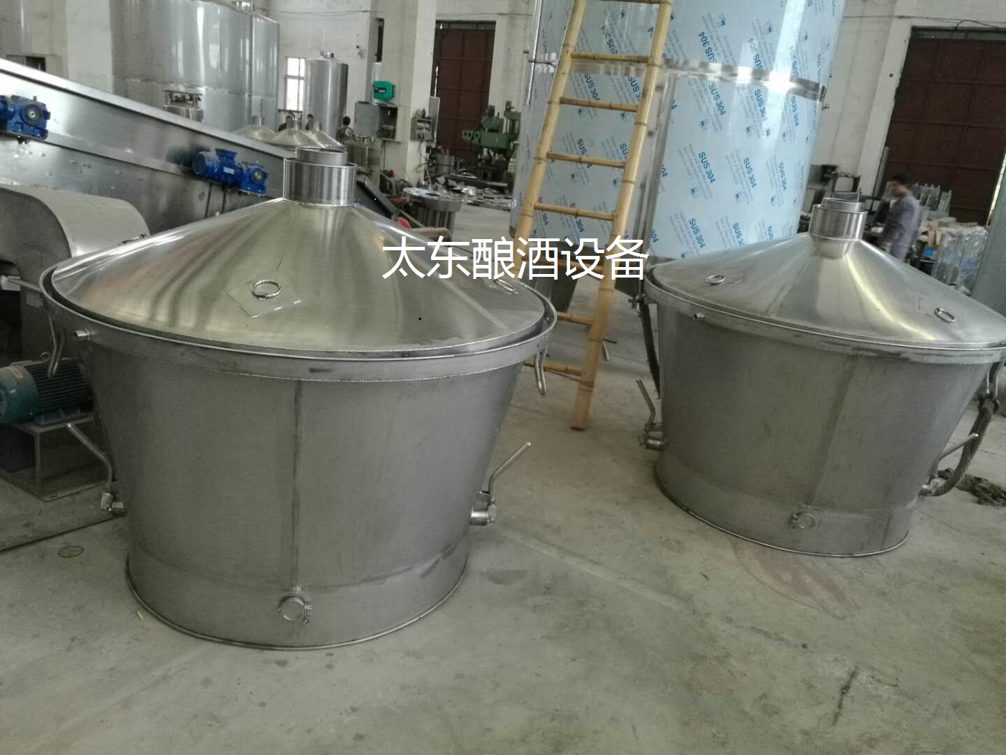 商洛山陽縣2臺800型吊甑釀酒設備 商洛山陽縣2臺800型吊甑釀酒設備